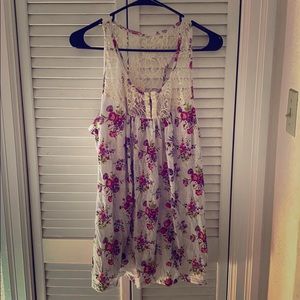 Pure energy-floral top
